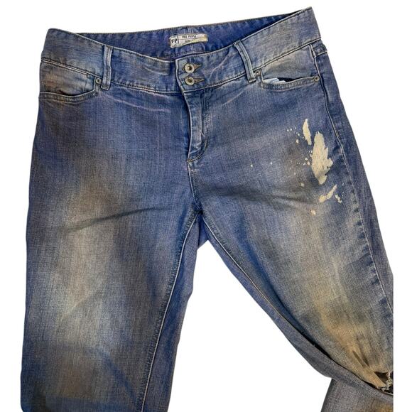 Free People Bleach Splatter Distressed Raw Hem Flare Denim Jeans Size 31 - Picture 3 of 7